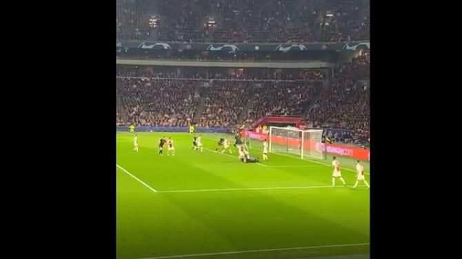 Outra perspetiva da festa do golo do Benfica (vídeo)
