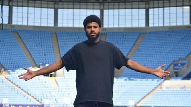 Coventry anuncia contratação de substituto de Gyokeres