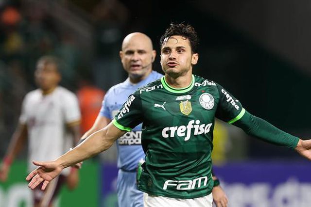 Abel Ferreira «arrepiado» ao falar de jogador do Palmeiras: «O melhor 10 que já treinei»