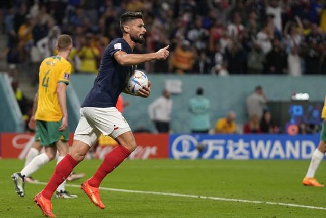 Dois golos em cinco minutos valem reviravolta no França-Austrália (vídeos)