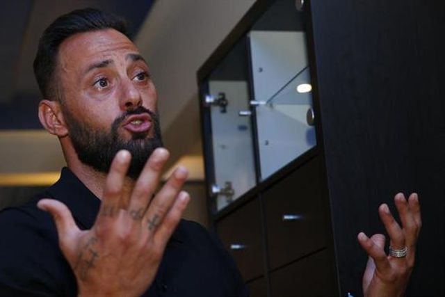 Entrevista A BOLA: «Chorei muitas vezes sozinho»