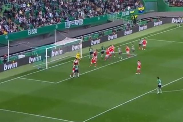 Gonçalo Inácio empata a partida em Alvalade frente ao Arsenal (vídeo)