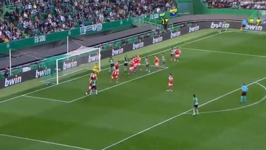 Gonçalo Inácio empata a partida em Alvalade frente ao Arsenal (vídeo)