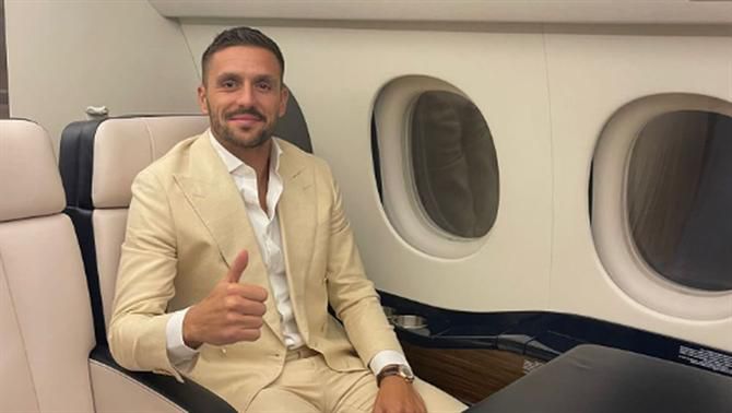 Fenerbahçe anuncia negociações com Tadic