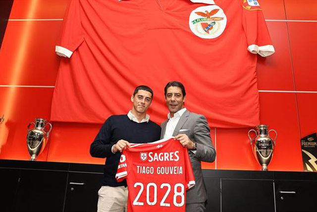 Oficial: Tiago Gouveia até 2028