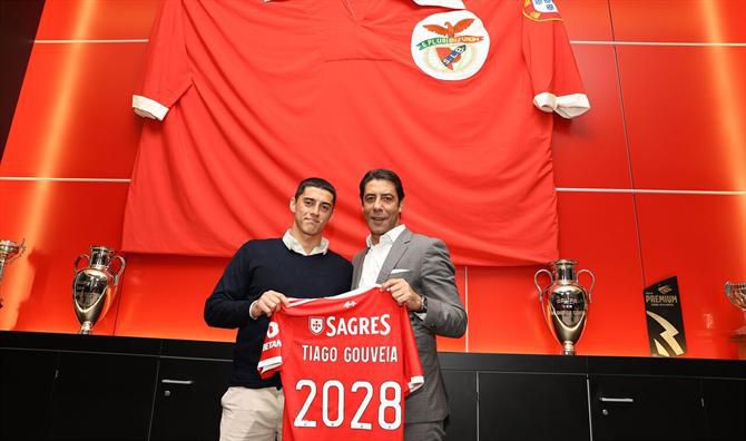 Oficial: Tiago Gouveia até 2028