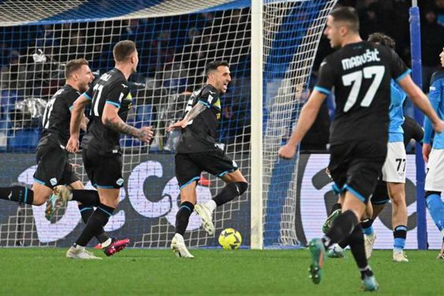 Sarri voltou a Nápoles para travar caminhada triunfal do líder (veja o golo)