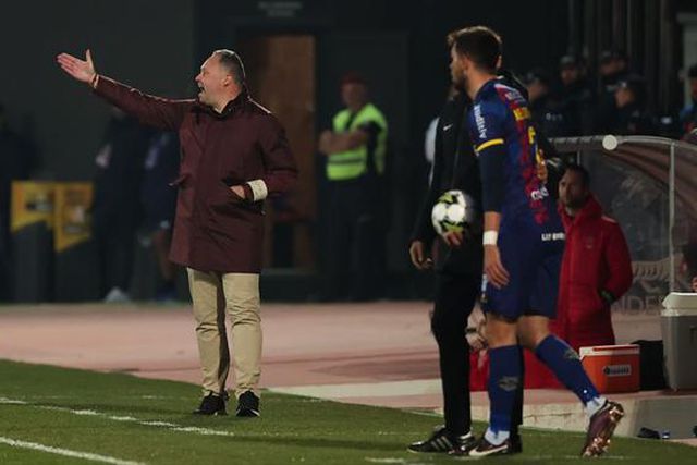 Vítor Campelos elogia equipa mas deixa reparos à arbitragem