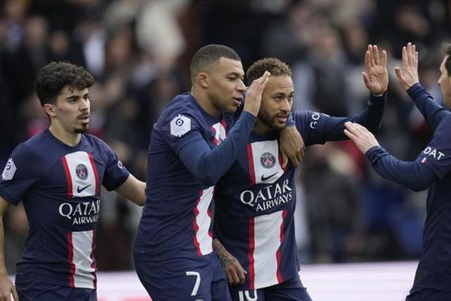 Lesões, reviravoltas e muitos golos: Messi decide jogo louco e dá vitória sobre o Lille (veja os golos)