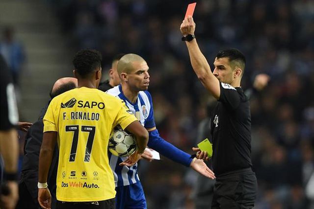 Foi ameaçado por Luís Gonçalves e desce de categoria (vídeo)