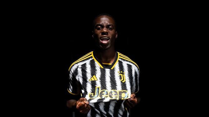 Oficial: Timothy Weah deixa Lille e chega para o ataque