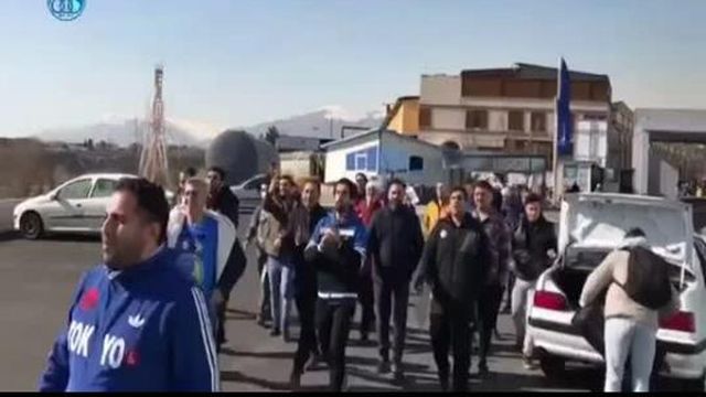 O cântico para Sá Pinto, mergulhado na multidão (vídeo)