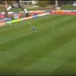O insólito autogolo a 60 metros da baliza (vídeo)