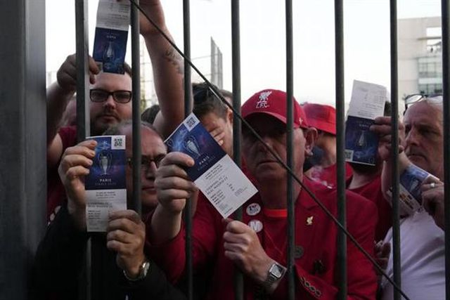 Caos na final de Paris: UEFA vai reembolsar adeptos do Liverpool