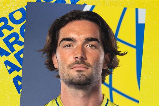 Oficial: Jason Remeseiro para o ataque