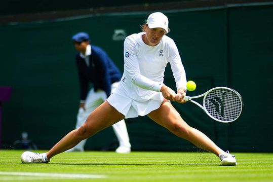 Wimbledon: Iga Swiatek segue para a segunda ronda