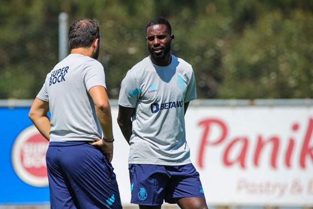 Silvestre Varela continua mas com novas funções