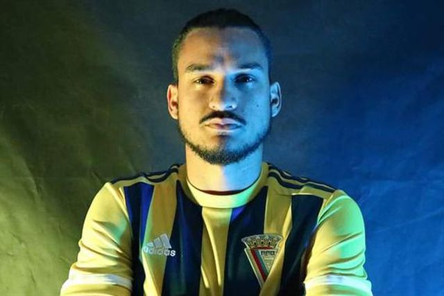 Despedido por jogar com... amigos