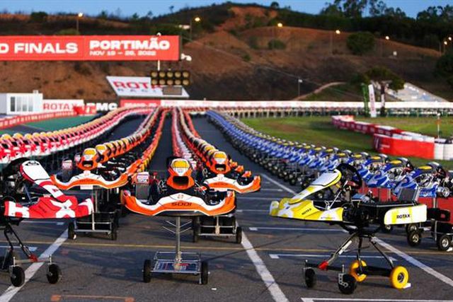 Mais de 390 pilotos marcam presença em evento de Karting