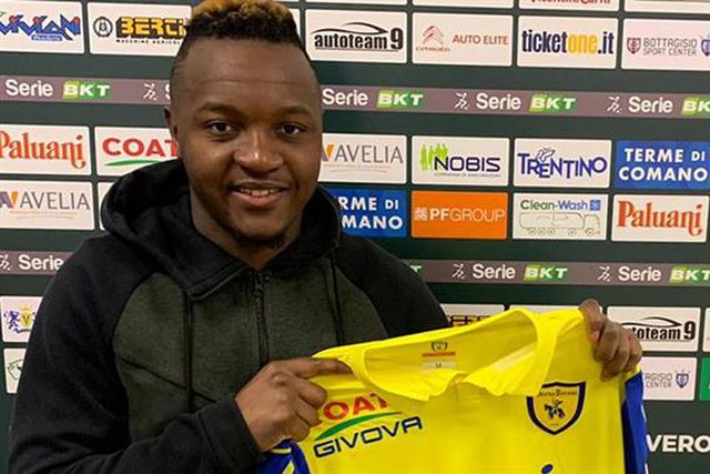 Hervin Ongenda assina até o final da época pelo Chievo