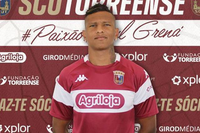 Oficial: Carlos Rentería renova contrato