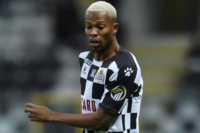 Ibrahima volta com o Benfica