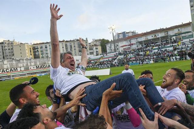 Paulo Alves eleito o melhor treinador da Liga 2