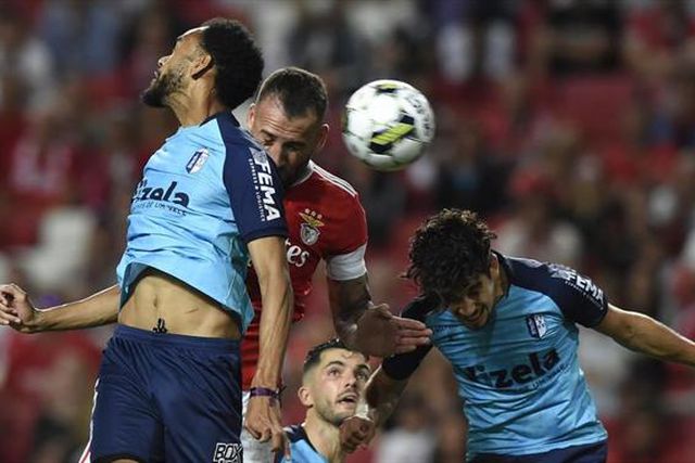 Os onzes prováveis do Vizela-Benfica