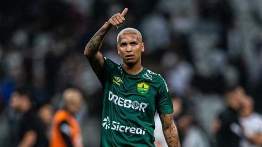 Clube de Ivo Vieira multa ex-Benfica por festejar título… do Palmeiras