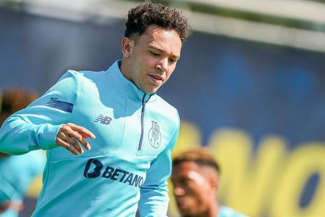 Os jogadores (com três condicionados) que se apresentaram no arranque dos trabalhos