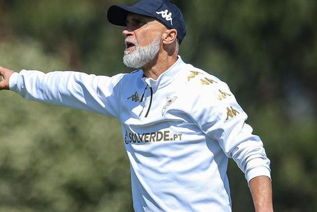 Canarinhos empatam com o Sporting B