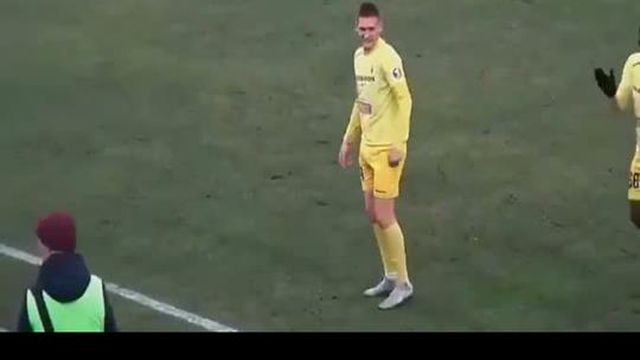 Ia pedir a namorada em casamento e acabou a discutir com o segurança