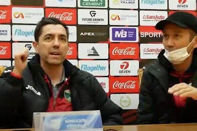 Treinador português faz furor em conferência de imprensa memorável (vídeo)