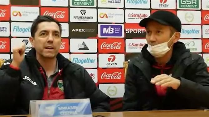 Treinador português faz furor em conferência de imprensa memorável (vídeo)