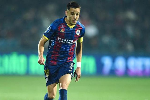 João Teixeira falha receção ao FC Porto