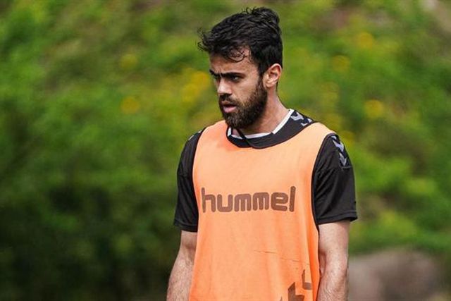 Oficial: Cara bem conhecida continua na defesa