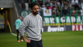 «Elogios de Guardiola? A minha realidade são lenços brancos»