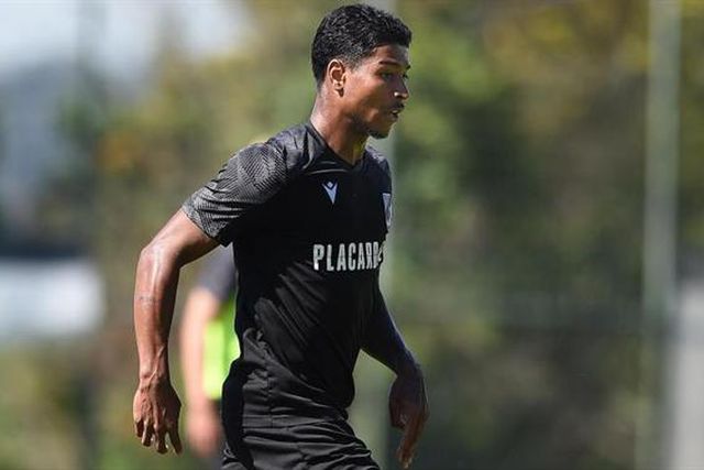 Matheus Índio pronto para se juntar à defesa