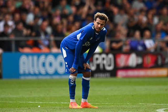 «Acordei, olhei-me ao espelho e perguntei se já poderia retirar-me. Tinha 24 anos. Foi devastador»