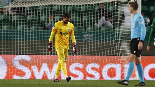 Sondagem: Rúben Amorim deve continuar a apostar em Adán como titular na baliza do Sporting? Veja o resultado final