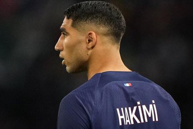 «Falta de respeito»: agente de Hakimi acusa mãe de Mbappé