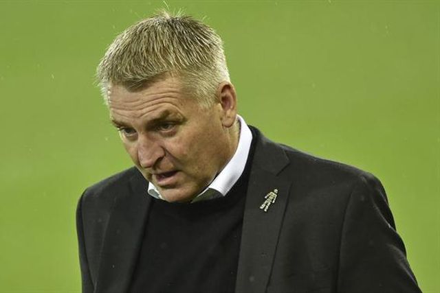 Dean Smith critica penálti: «Se não tocas no Ronaldo, ele salta por cima de ti»