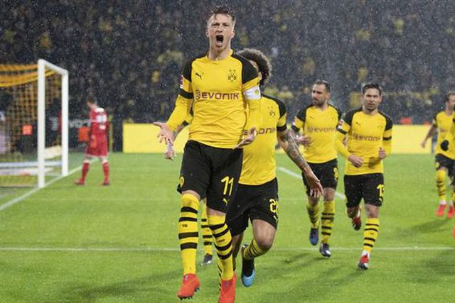 Reus terá de cortar 50 por cento do salário para renovar