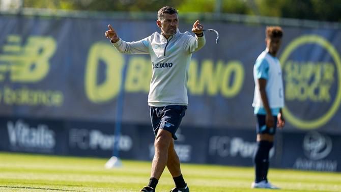 Sérgio Conceição com sete 'reforços' no treino