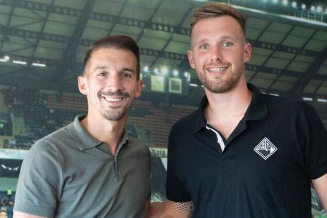 Oficial: Carlos Alves apresentado em Coimbra