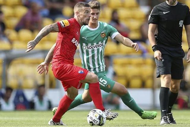 Pedro Tiba avança para o Dragão