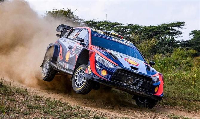 Thierry Neuville desclassificado do Rali Safari