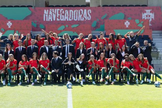 A versão alternativa da foto oficial (vídeo)