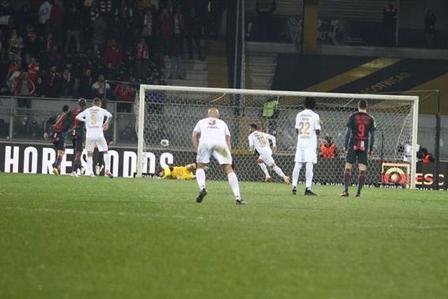 V. Guimarães vence SC Braga em dérbi escaldante (veja o resumo)