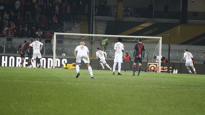 V. Guimarães vence SC Braga em dérbi escaldante (veja o resumo)